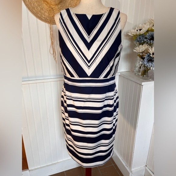 Rubinstein "Laurena" Navy & White Chevron Striped Shift Dress 12 - Picture 1 of 10